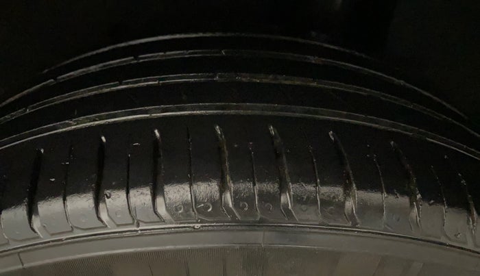 2017 Maruti Baleno ALPHA PETROL 1.2, Petrol, Manual, 87,900 km, Left Rear Tyre Tread