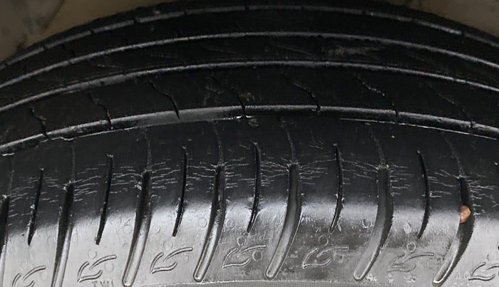2019 Maruti Vitara Brezza ZDI + AMT, Diesel, Automatic, 50,828 km, Right Front Tyre Tread