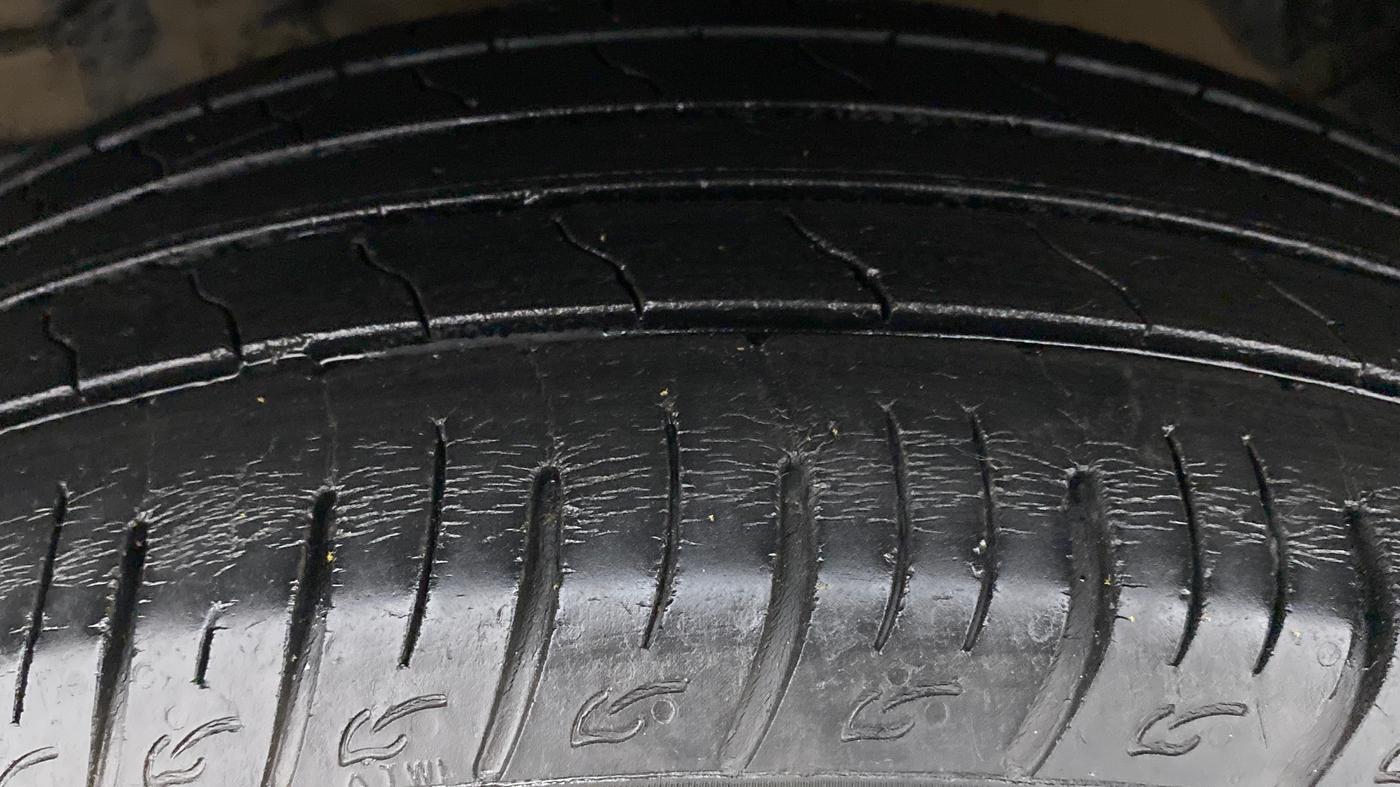 2019 Maruti Vitara Brezza ZDI + AMT, Diesel, Automatic, 50,828 km, Left Front Tyre Tread