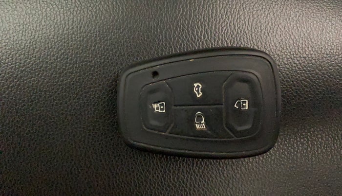 2021 Tata NEXON XZ PLUS (O) PETROL, Petrol, Manual, 45,296 km, Key Close Up