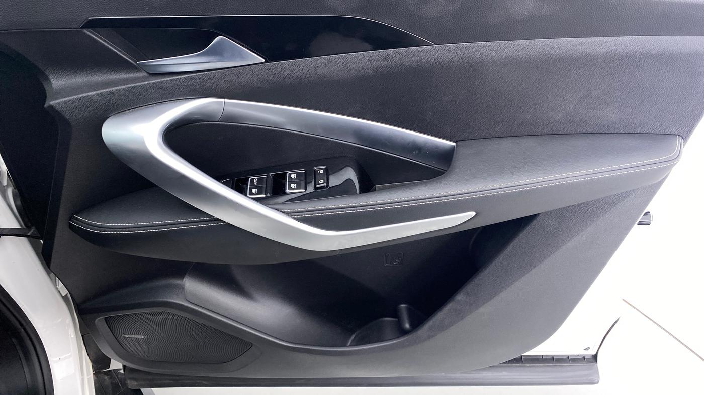 2020 MG HECTOR SHARP DCT PETROL, Petrol, Automatic, 15,022 km, Driver Side Door Panels Control