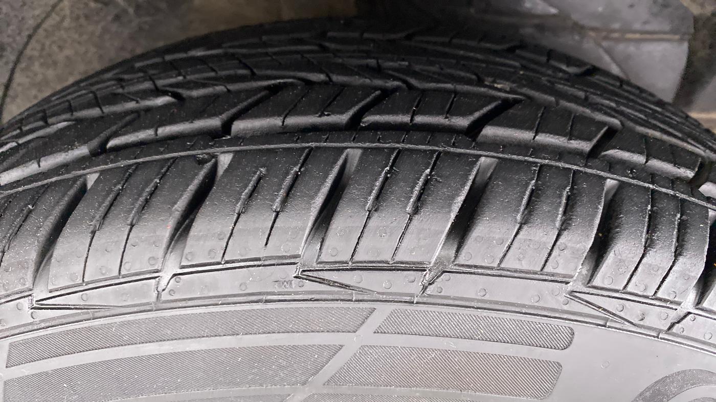 2020 MG HECTOR SHARP DCT PETROL, Petrol, Automatic, 15,022 km, Right Front Tyre Tread