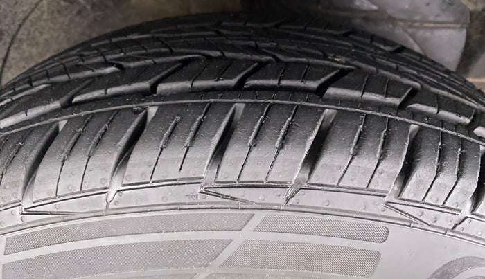 2020 MG HECTOR SHARP DCT PETROL, Petrol, Automatic, 15,022 km, Right Front Tyre Tread