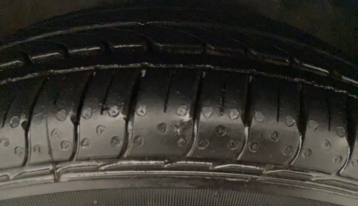 2018 Maruti Celerio VXI CNG, CNG, Manual, 74,536 km, Right Front Tyre Tread