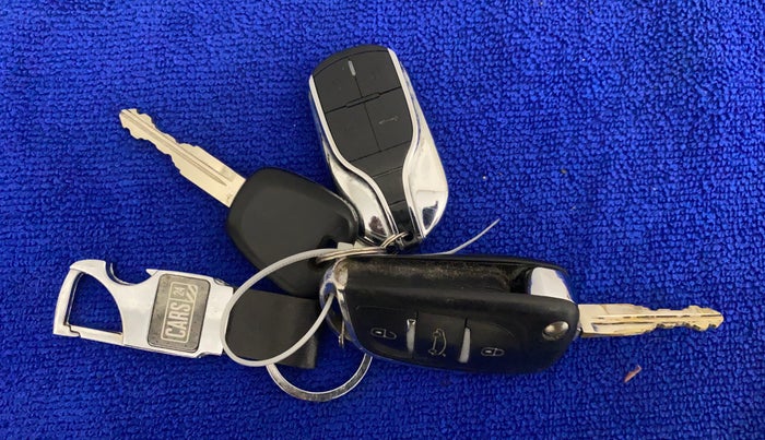 2018 Maruti Celerio VXI CNG, CNG, Manual, 74,536 km, Key Close Up