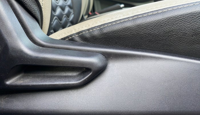 2023 Tata Tiago XT (O) PETROL, Petrol, Manual, 21,677 km, Driver Side Adjustment Panel