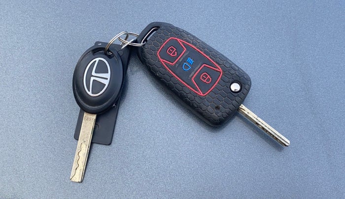 2023 Tata Tiago XT (O) PETROL, Petrol, Manual, 21,677 km, Key Close Up