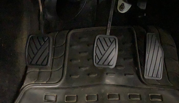 2019 Maruti New Wagon-R LXI CNG (O) 1.0, CNG, Manual, 83,328 km, Pedals