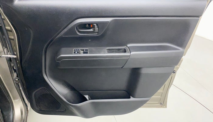 2019 Maruti New Wagon-R LXI CNG 1.0 L, CNG, Manual, 81,578 km, Driver Side Door Panels Control