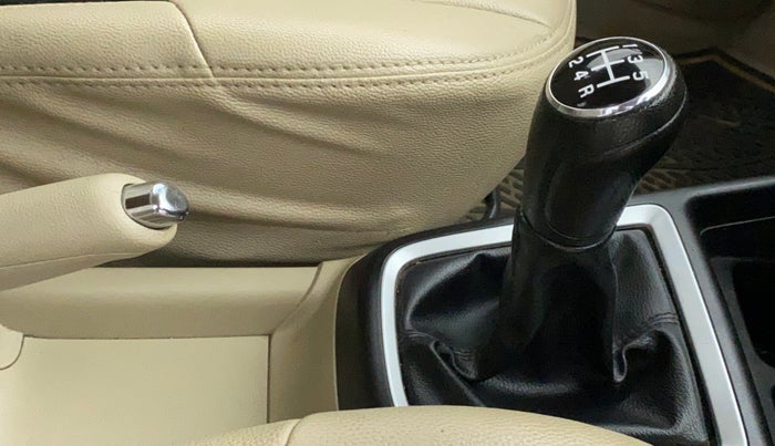 2018 Maruti Dzire VXI, Petrol, Manual, 53,572 km, Gear Lever