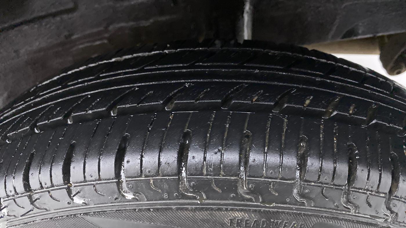 2019 Renault Kwid RXL, Petrol, Manual, 22,166 km, Left Rear Tyre Tread