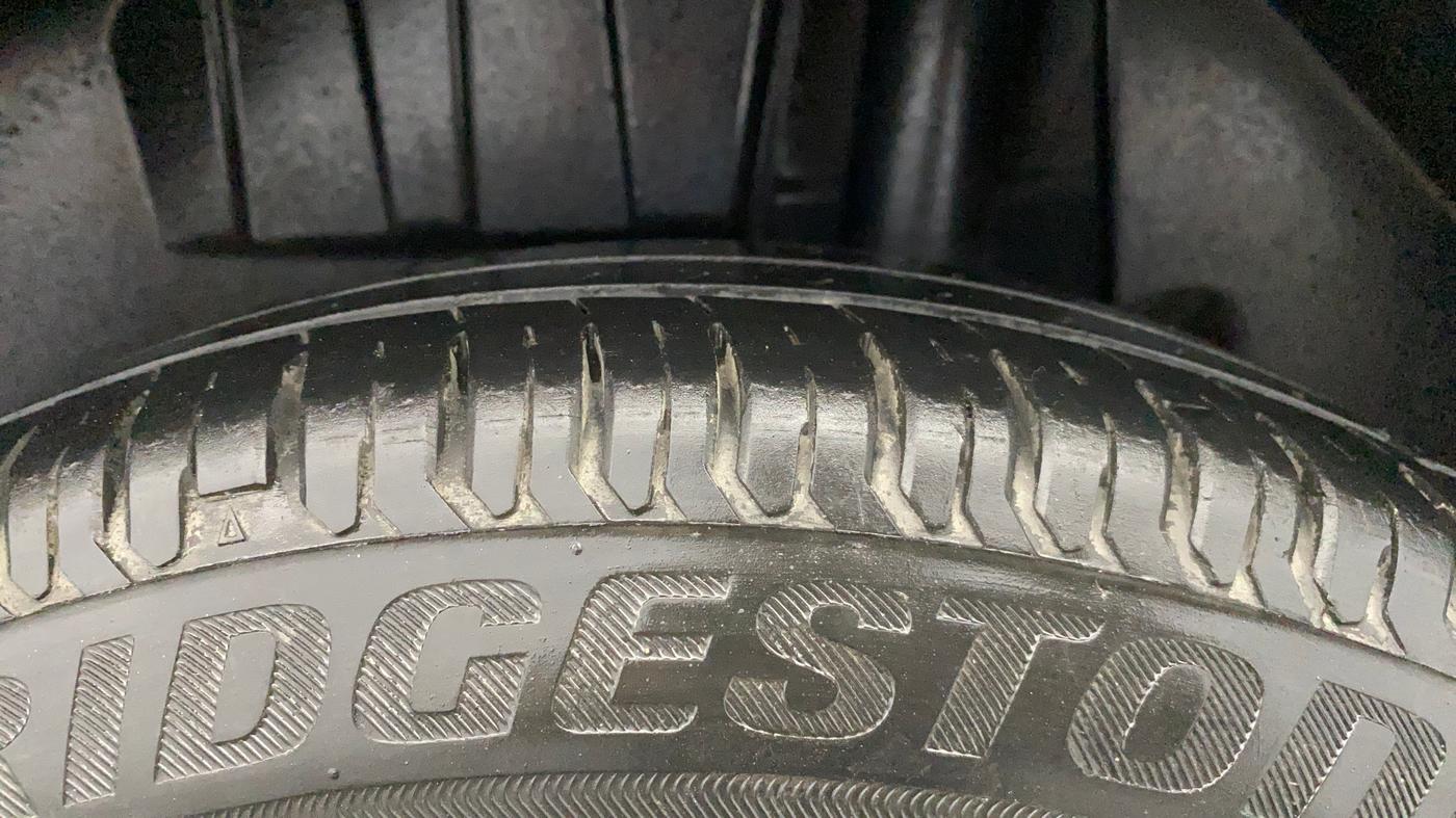 2020 Maruti Dzire VXI, Petrol, Manual, 43,698 km, Left Rear Tyre Tread