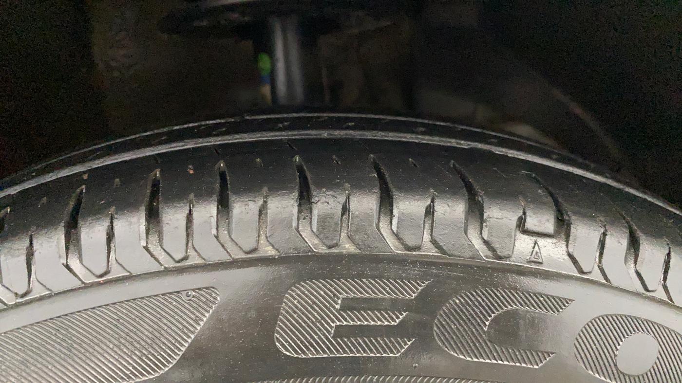 2020 Maruti Dzire VXI, Petrol, Manual, 43,698 km, Right Front Tyre Tread