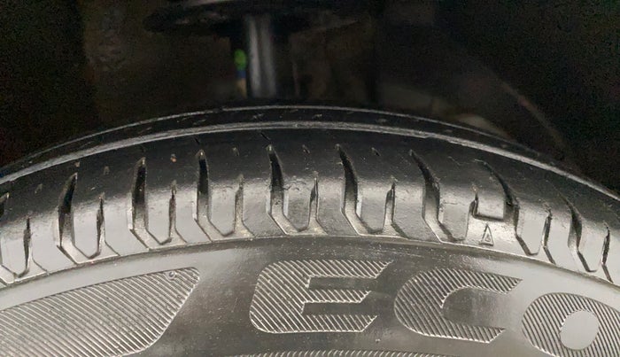 2020 Maruti Dzire VXI, Petrol, Manual, 43,698 km, Right Front Tyre Tread