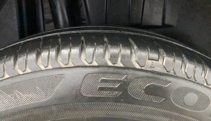 2020 Maruti Dzire VXI, Petrol, Manual, 43,698 km, Right Rear Tyre Tread