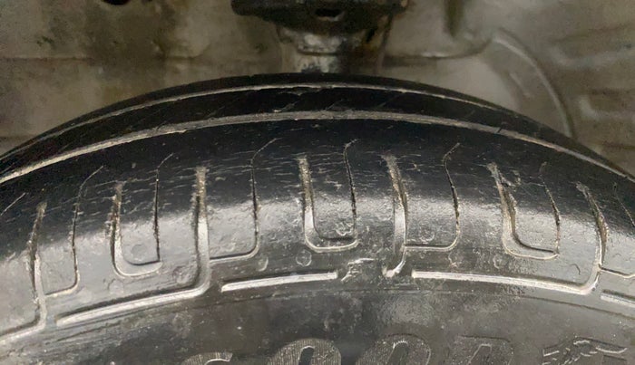 2013 Maruti Wagon R 1.0 LXI CNG, CNG, Manual, 74,525 km, Left Front Tyre Tread