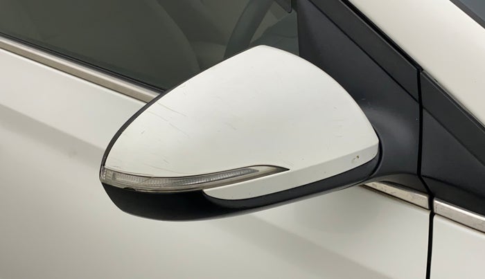 2021 Hyundai Verna SX 1.5 CRDI, Diesel, Manual, 49,930 km, Right rear-view mirror - Cover has minor damage