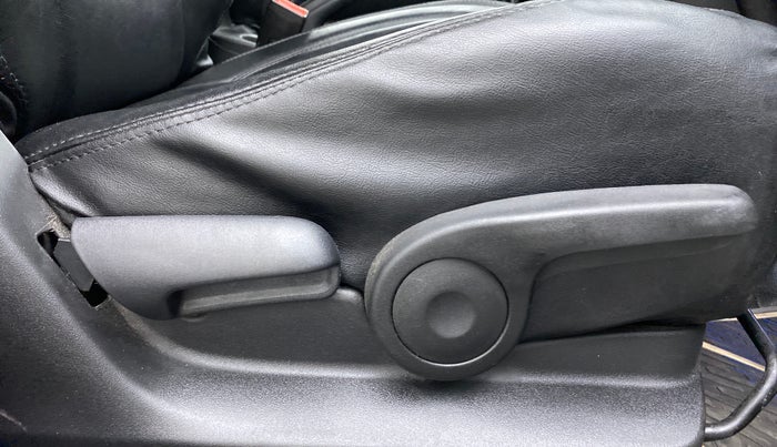 2020 Maruti S Cross ZETA 1.5, Petrol, Manual, 53,127 km, Driver Side Adjustment Panel