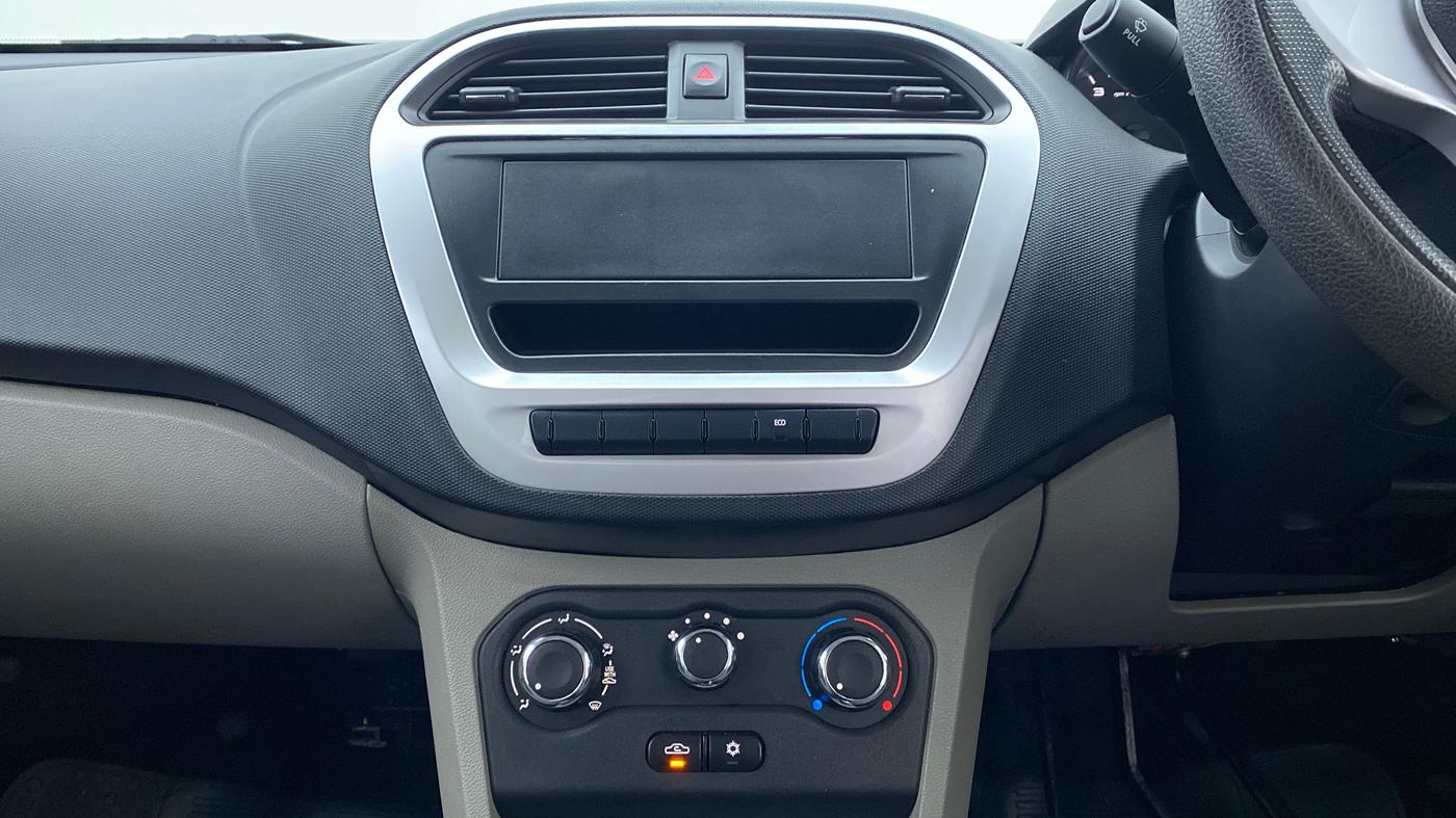 2017 Tata Tiago XM 1.2 REVOTRON, Petrol, Manual, 31,445 km, Air Conditioner