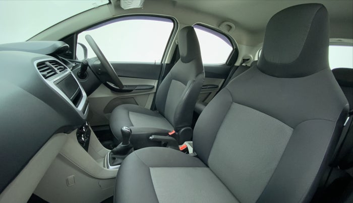 2017 Tata Tiago XM 1.2 REVOTRON, Petrol, Manual, 31,445 km, Right Side Front Door Cabin