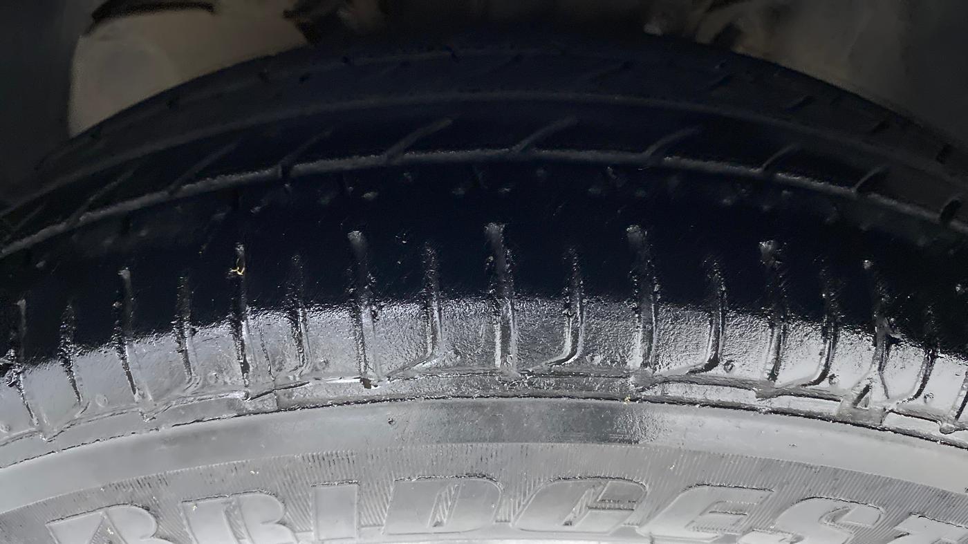 2017 Tata Tiago XM 1.2 REVOTRON, Petrol, Manual, 31,445 km, Left Front Tyre Tread