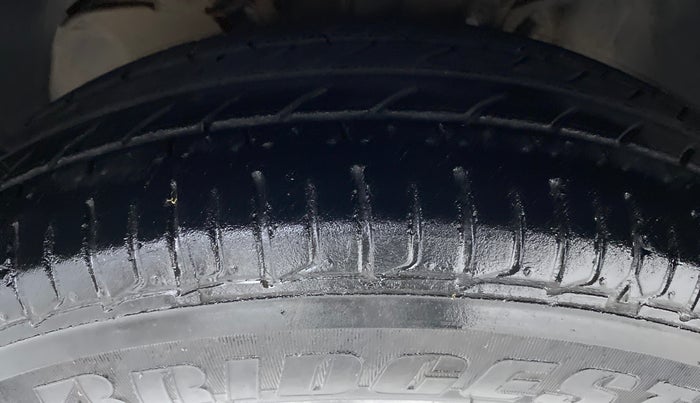 2017 Tata Tiago XM 1.2 REVOTRON, Petrol, Manual, 31,445 km, Left Front Tyre Tread