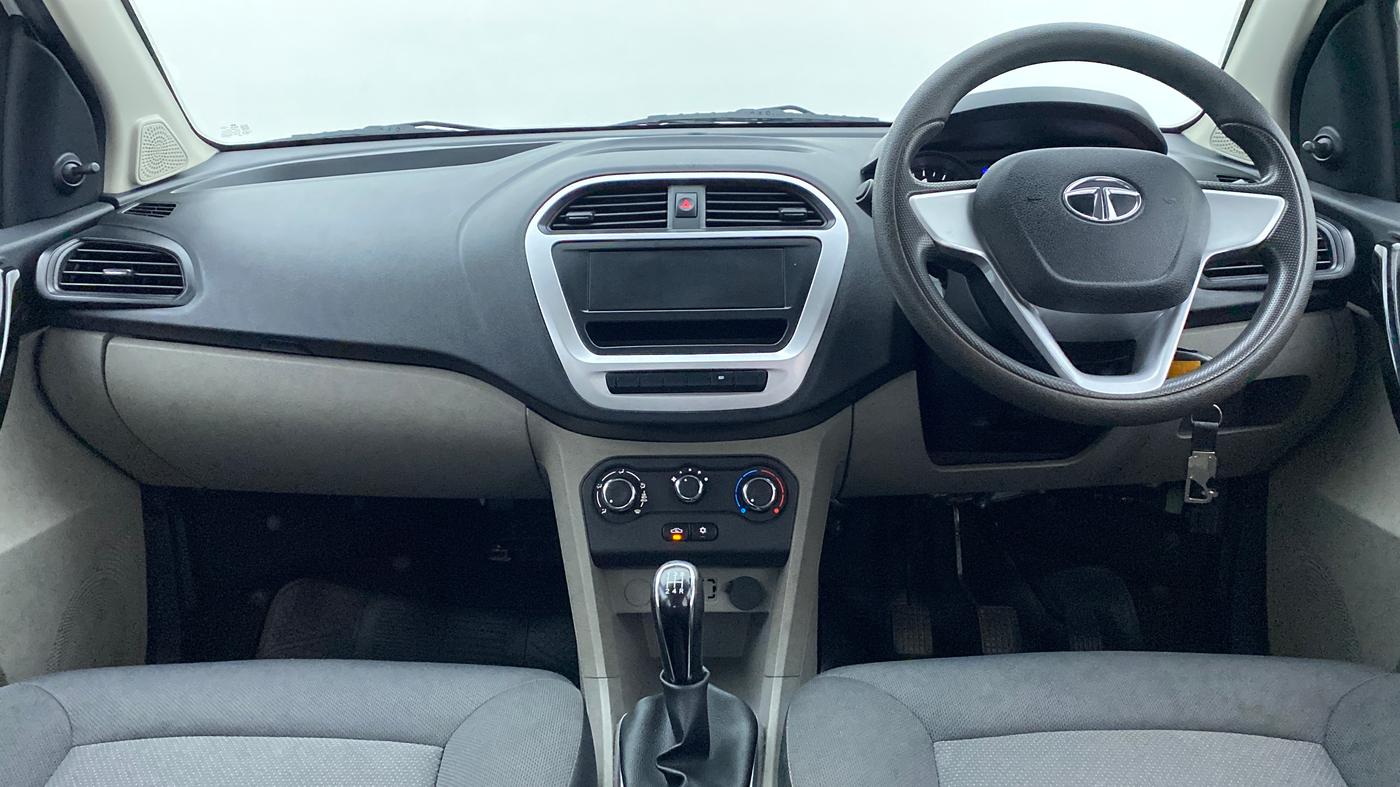 2017 Tata Tiago XM 1.2 REVOTRON, Petrol, Manual, 31,445 km, Dashboard
