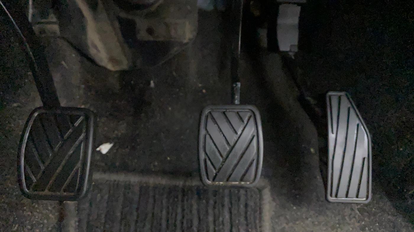 2021 Maruti XL6 ALPHA SHVS  MT, Petrol, Manual, 48,791 km, Pedals