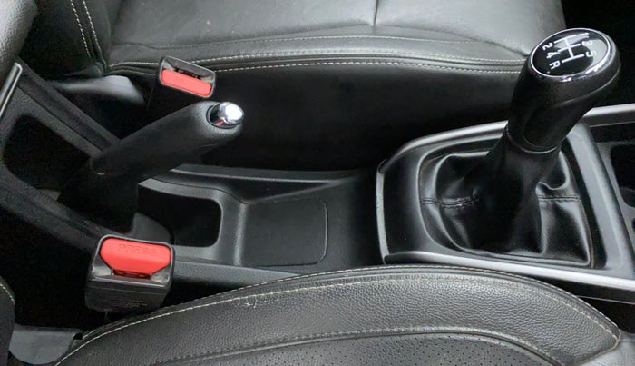 2021 Maruti XL6 ALPHA SHVS  MT, Petrol, Manual, 48,791 km, Gear Lever