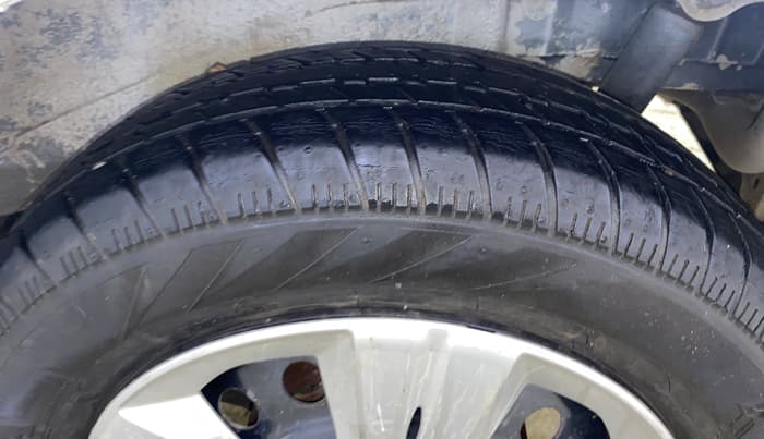 2017 Maruti Wagon R 1.0 VXI, Petrol, Manual, 68,626 km, Left Rear Tyre Tread