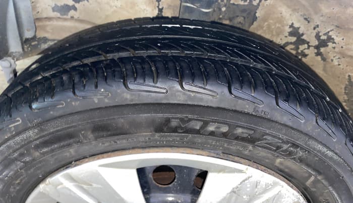 2017 Maruti Wagon R 1.0 VXI, Petrol, Manual, 68,626 km, Left Front Tyre Tread
