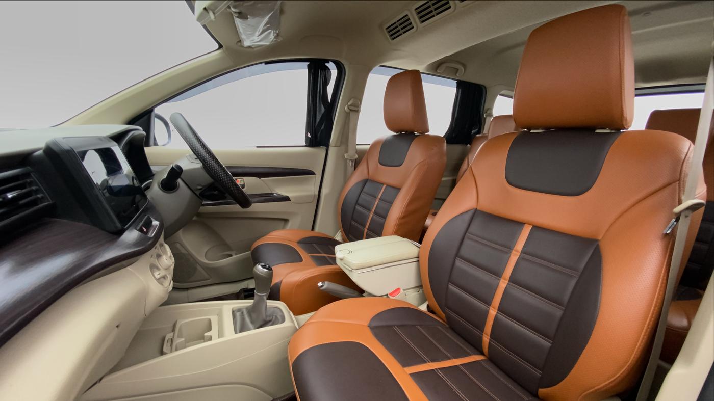 2020 Maruti Ertiga VXI CNG, CNG, Manual, 32,402 km, Right Side Front Door Cabin View