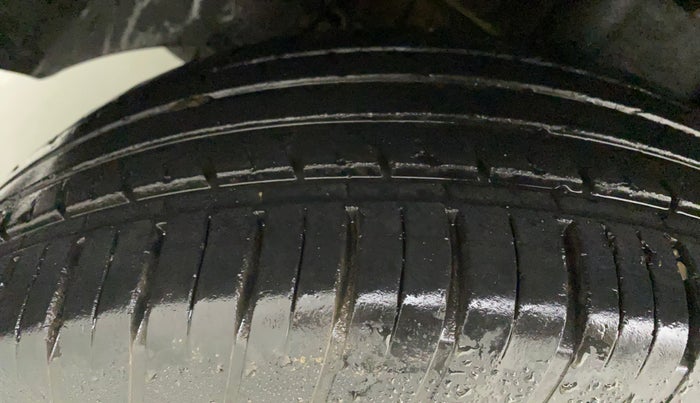 2019 Renault Duster 110 PS RXZ 4X2 AMT DIESEL, Diesel, Automatic, 24,617 km, Right Rear Tyre Tread