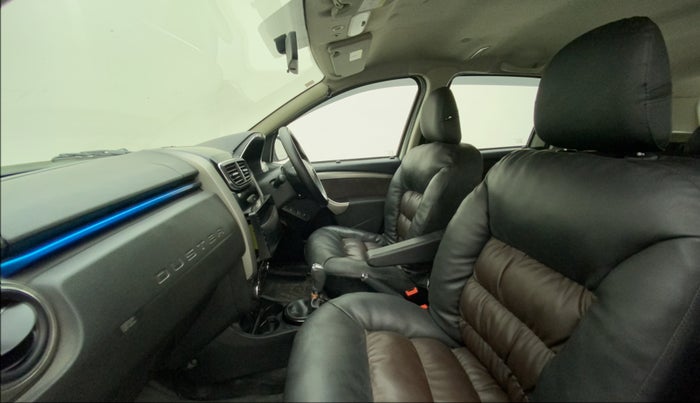 2019 Renault Duster 110 PS RXZ 4X2 AMT DIESEL, Diesel, Automatic, 24,617 km, Right Side Front Door Cabin