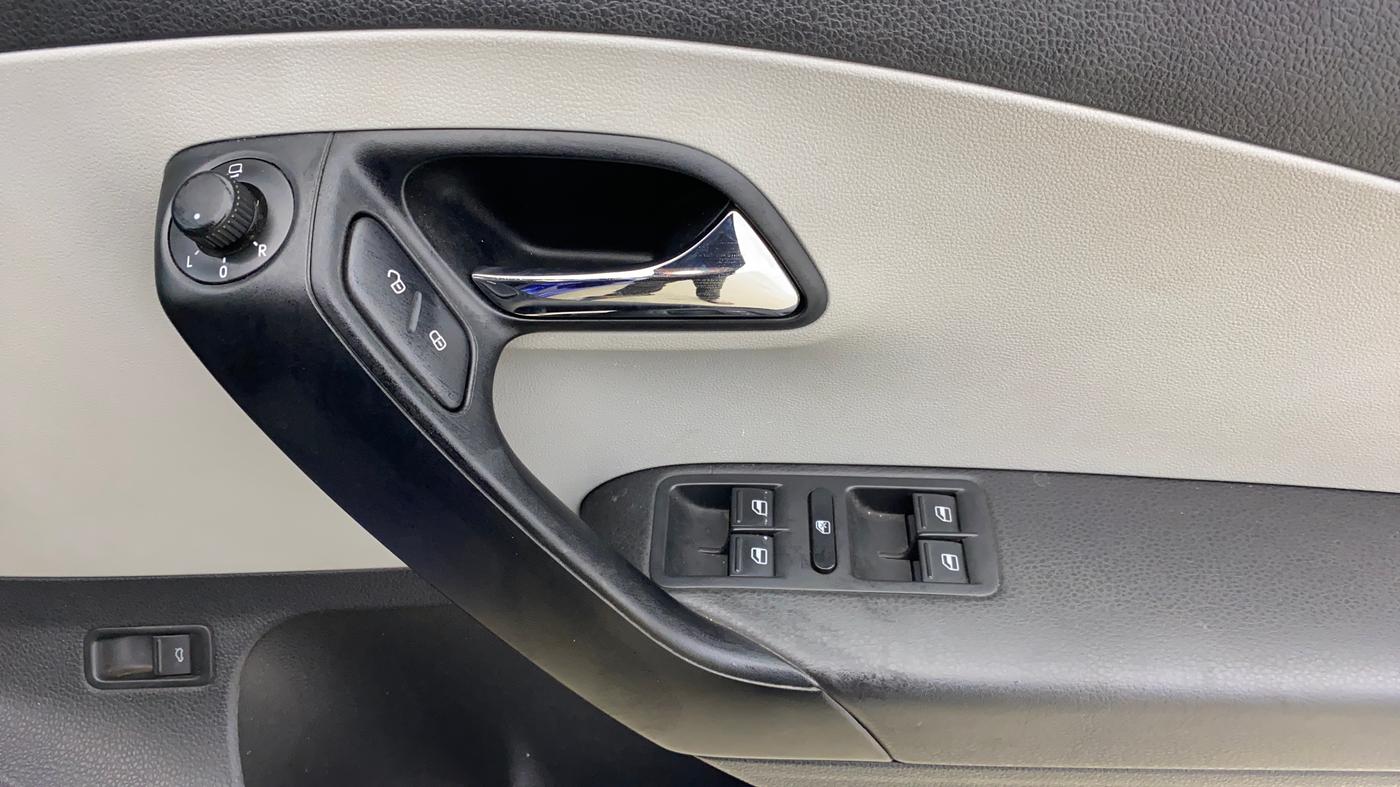 2020 Skoda Rapid AMBITION AT TSI, Petrol, Automatic, 33,430 km, Driver Side Door Panels Control