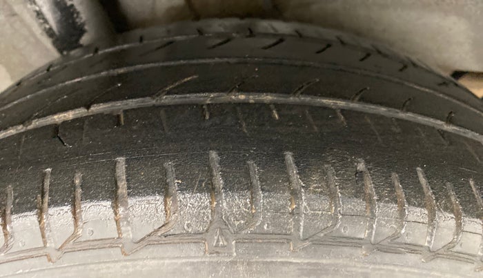 2017 Hyundai Elite i20 ASTA 1.2, Petrol, Manual, 26,195 km, Right Rear Tyre Tread