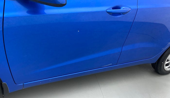 2017 Hyundai Grand i10 SPORTZ 1.2 KAPPA VTVT, Petrol, Manual, 21,520 km, Front passenger door - Minor scratches