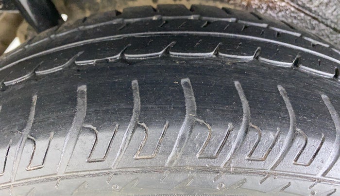 2017 Maruti Wagon R 1.0 VXI, CNG, Manual, 79,736 km, Right Rear Tyre Tread