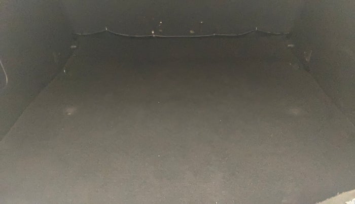 2019 Nissan Kicks XL DIESEL, Diesel, Manual, 66,998 km, Boot Inside