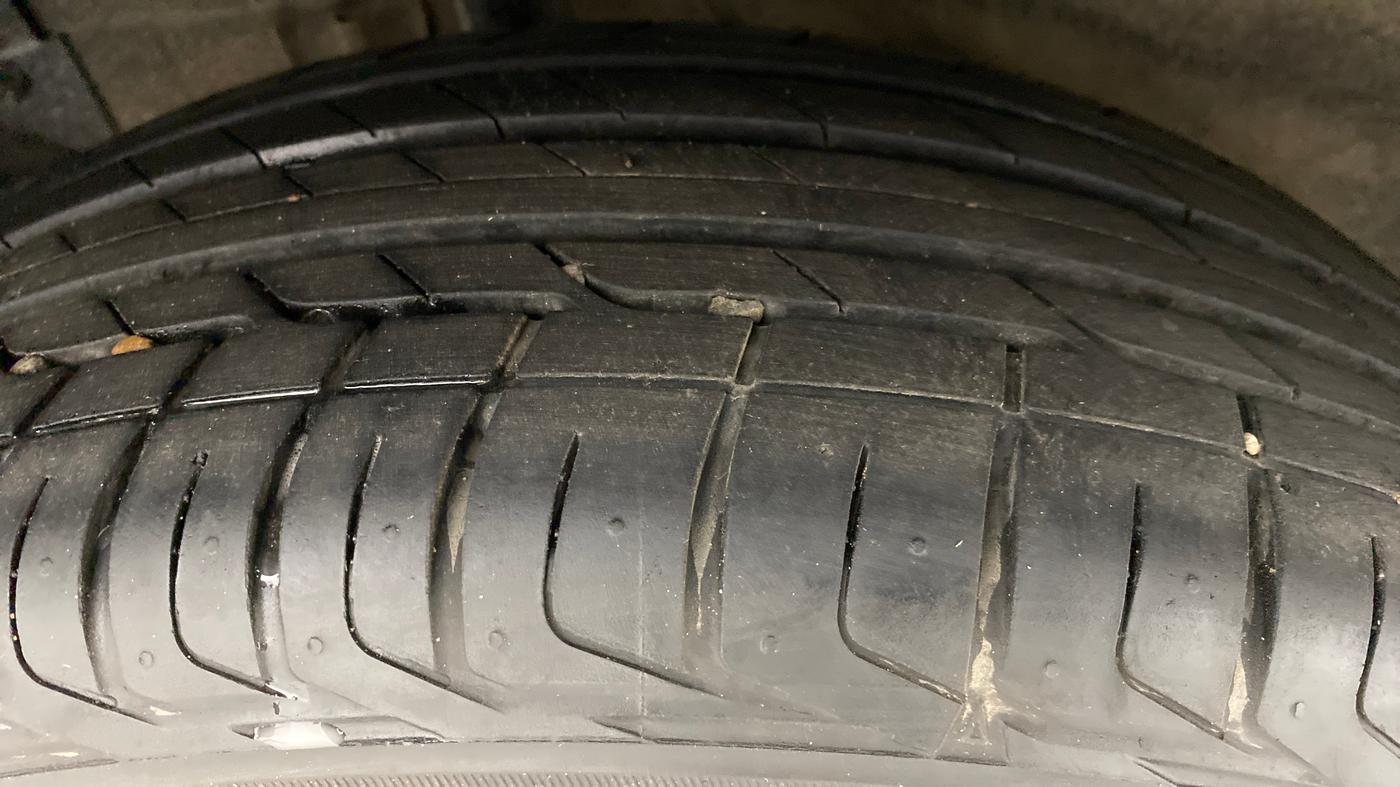 2019 Tata NEXON XZA + 1.2 PETROL A/T, Petrol, Automatic, 18,192 km, Right Rear Tyre Tread