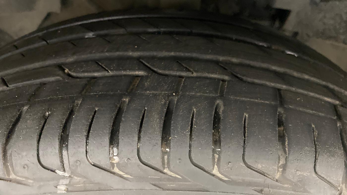 2019 Tata NEXON XZA + 1.2 PETROL A/T, Petrol, Automatic, 18,192 km, Right Front Tyre Tread