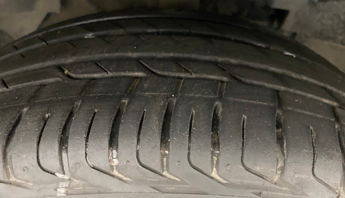 2019 Tata NEXON XZA + 1.2 PETROL A/T, Petrol, Automatic, 18,192 km, Right Front Tyre Tread