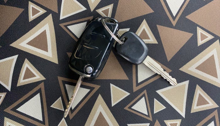 2020 Maruti Celerio VXI CNG, CNG, Manual, 84,376 km, Key Close Up