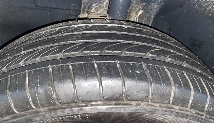 2023 Tata PUNCH CREATIVE AMT 1.2 RTN DUAL TONE, Petrol, Automatic, 30,699 km, Left Front Tyre Tread