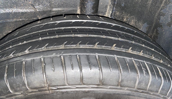 2023 Tata PUNCH CREATIVE AMT 1.2 RTN DUAL TONE, Petrol, Automatic, 30,699 km, Left Rear Tyre Tread