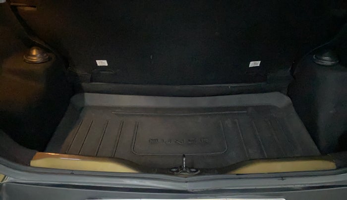 2023 Tata PUNCH CREATIVE AMT 1.2 RTN DUAL TONE, Petrol, Automatic, 30,699 km, Boot Inside