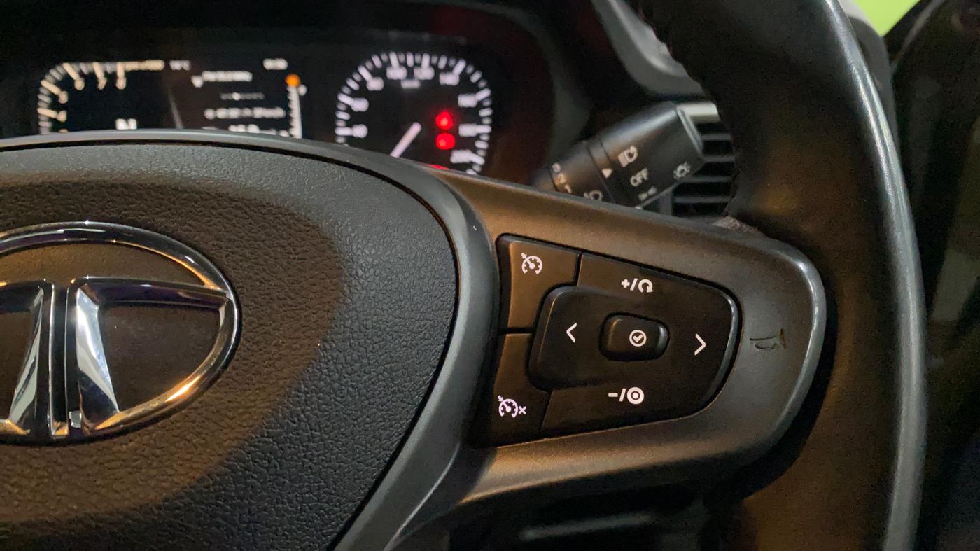 2023 Tata PUNCH CREATIVE AMT 1.2 RTN DUAL TONE, Petrol, Automatic, 30,699 km, Adaptive Cruise Control