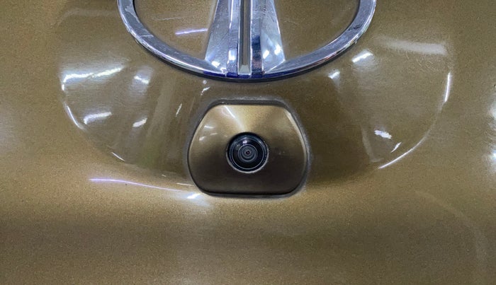 2023 Tata PUNCH CREATIVE AMT 1.2 RTN DUAL TONE, Petrol, Automatic, 30,699 km, Parking Camera