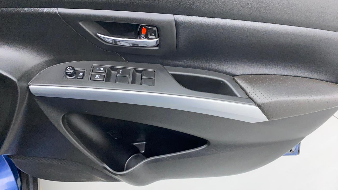 2020 Maruti S Cross ALPHA 1.5 SMART HYBRID, Petrol, Manual, 26,852 km, Driver Side Door Panels Control