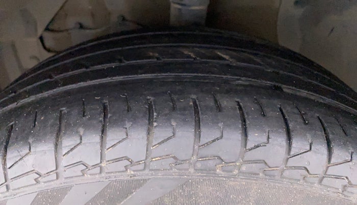 2020 Maruti S Cross ALPHA 1.5 SMART HYBRID, Petrol, Manual, 26,852 km, Left Front Tyre Tread